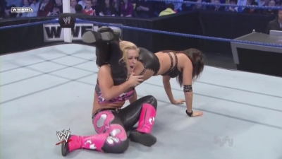 WWE_SmackDown_11_12_10_Layla_vs_Natalya_720p_AC3_5_1_x264_mkv_000201767.jpg