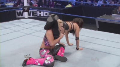 WWE_SmackDown_11_12_10_Layla_vs_Natalya_720p_AC3_5_1_x264_mkv_000202301.jpg