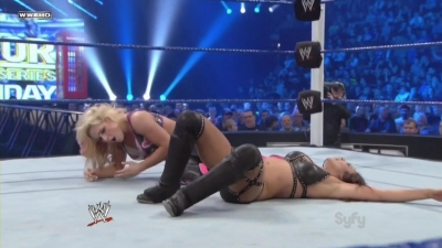 WWE_SmackDown_11_12_10_Layla_vs_Natalya_720p_AC3_5_1_x264_mkv_000224224.jpg