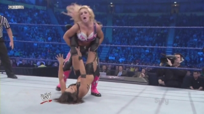 WWE_SmackDown_11_12_10_Layla_vs_Natalya_720p_AC3_5_1_x264_mkv_000289722.jpg