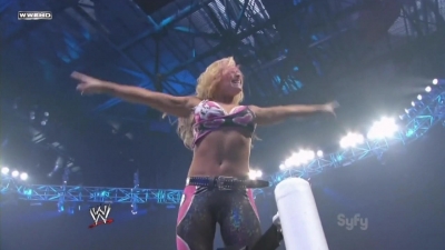WWE_SmackDown_11_12_10_Layla_vs_Natalya_720p_AC3_5_1_x264_mkv_000322788.jpg