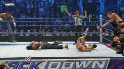 Smackdown_11-27-09_HartDynastyCrymeTyme_avi_000948840.jpg