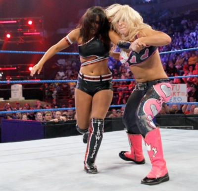 17-_Natalya_overwhelms_Layla_with_a_furious_offense_.jpg