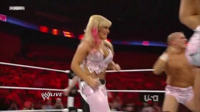 WWE_Monday_Night_Raw_2010_05_24_HDTV_XviD-WB-quickupload_net_avi_004117417.jpg