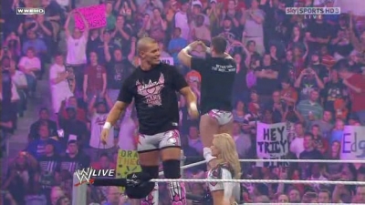 WWE_Monday_Night_Raw_The_Draft_26th_April_2010_HDTV_XviD-FWG_pt1_avi_000496080.jpg