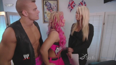 ECW_on_SCiFi_04_21_09_Natalya_Tiffany_BackStage_720p_AC3_5_1_XviD_avi_000025325.jpg