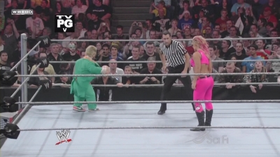 ECW_on_SCiFi_04_21_09_Natalya_vs_Hornswoggle_720p_AC3_5_1_XviD_avi_000004838.jpg