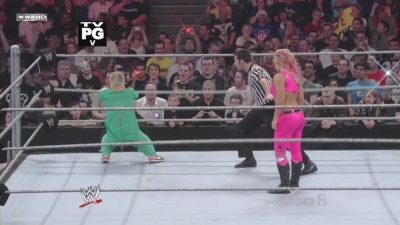 ECW_on_SCiFi_04_21_09_Natalya_vs_Hornswoggle_720p_AC3_5_1_XviD_avi_000006639.jpg