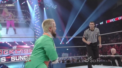 ECW_on_SCiFi_04_21_09_Natalya_vs_Hornswoggle_720p_AC3_5_1_XviD_avi_000056089.jpg