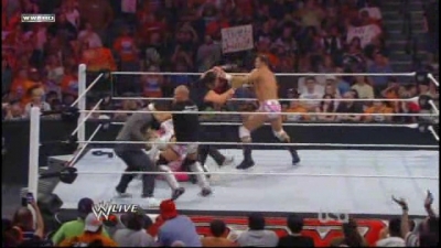 WWE_Raw_05_31_2010_HDTV_XviD-XS_www_WRESTLEYOURWAY_com_avi_003765762.jpg