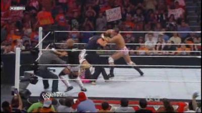 WWE_Raw_05_31_2010_HDTV_XviD-XS_www_WRESTLEYOURWAY_com_avi_003766195.jpg