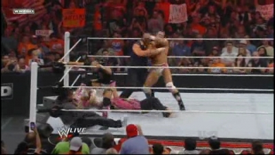 WWE_Raw_05_31_2010_HDTV_XviD-XS_www_WRESTLEYOURWAY_com_avi_003767497.jpg
