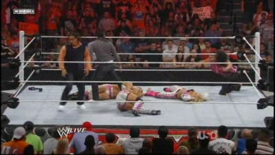 WWE_Raw_05_31_2010_HDTV_XviD-XS_www_WRESTLEYOURWAY_com_avi_003803065.jpg