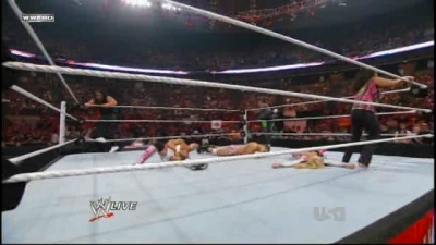 WWE_Raw_05_31_2010_HDTV_XviD-XS_www_WRESTLEYOURWAY_com_avi_003805802.jpg