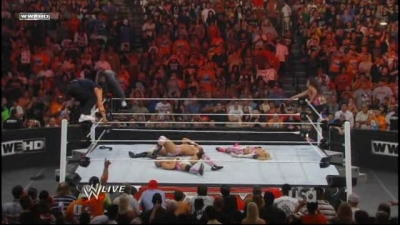 WWE_Raw_05_31_2010_HDTV_XviD-XS_www_WRESTLEYOURWAY_com_avi_003809372.jpg