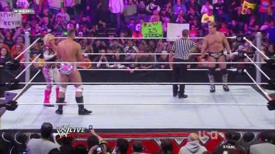 WWE_Monday_Night_Raw_2010_05_10_HDTV_XviD-WB_avi_001136503.jpg