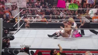 WWE_Monday_Night_Raw_2010_05_10_HDTV_XviD-WB_avi_001357257.jpg