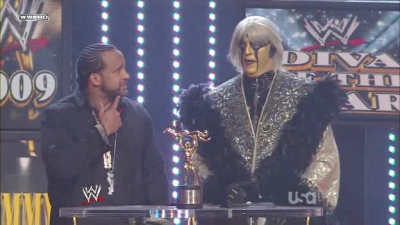 WWE_Monday_Night_RAW_2009_12_14_The_Slammy_Awards_CD2_HDTV_XviD-KYR_WRESTLiNGBAY_COM_avi_002314712.jpg