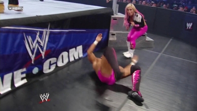 WWE_SmackDown_07_10_09_Natalya_720p_XviD_avi_000057223.jpg