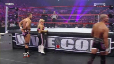 WWE_Over_The_Limit_2010_PPV_HDTV_XviD_Freak_pt1_WRESTLINGBAY_COM_avi_004087760.jpg