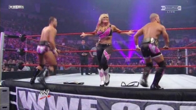 WWE_Over_The_Limit_2010_PPV_HDTV_XviD_Freak_pt1_WRESTLINGBAY_COM_avi_004100360.jpg