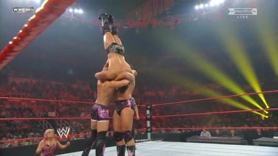 WWE_Over_The_Limit_2010_PPV_HDTV_XviD_Freak_pt1_WRESTLINGBAY_COM_avi_004338920.jpg