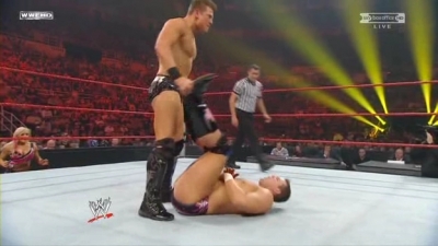 WWE_Over_The_Limit_2010_PPV_HDTV_XviD_Freak_pt1_WRESTLINGBAY_COM_avi_004864800.jpg
