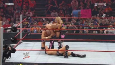 WWE_Over_The_Limit_2010_PPV_HDTV_XviD_Freak_pt1_WRESTLINGBAY_COM_avi_004937760.jpg