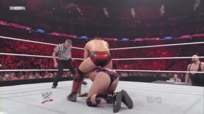 WWE_Monday_Night_Raw_2010_04_12_HDTV_XviD-WB_avi_001437637.jpg