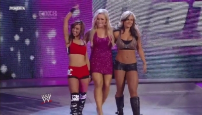 WWE_Friday_Night_SmackDown_06_03_2011_HDTV_x264_28129_Kaitlyn_A_J_vs_Alicia_Fox_Tamina_mkv_000027599.jpg