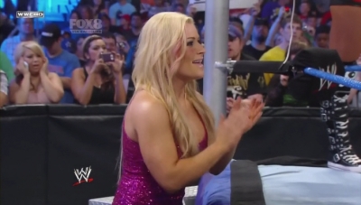 WWE_Friday_Night_SmackDown_06_03_2011_HDTV_x264_28129_Kaitlyn_A_J_vs_Alicia_Fox_Tamina_mkv_000067479.jpg