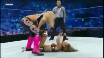 WWE_Friday_Night_SmackDown_08_05_2011_HDTV_x264_Natalya_vs_A_J_mkv_000142509.jpg