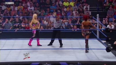 WWE_Superstars_21_7_11_-_Natalya_vs_Alicia_Fox_mp4_000040733.jpg