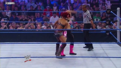 WWE_Superstars_21_7_11_-_Natalya_vs_Alicia_Fox_mp4_000084600.jpg