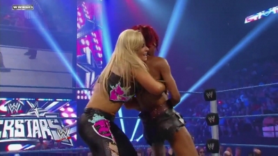 WWE_Superstars_21_7_11_-_Natalya_vs_Alicia_Fox_mp4_000096400.jpg