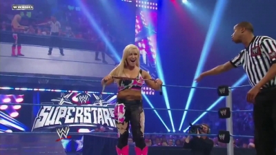 WWE_Superstars_21_7_11_-_Natalya_vs_Alicia_Fox_mp4_000104000.jpg