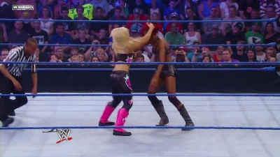 WWE_Superstars_21_7_11_-_Natalya_vs_Alicia_Fox_mp4_000113400.jpg