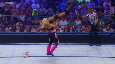 WWE_Superstars_21_7_11_-_Natalya_vs_Alicia_Fox_mp4_000116600.jpg