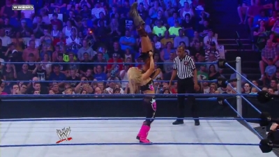 WWE_Superstars_21_7_11_-_Natalya_vs_Alicia_Fox_mp4_000124067.jpg