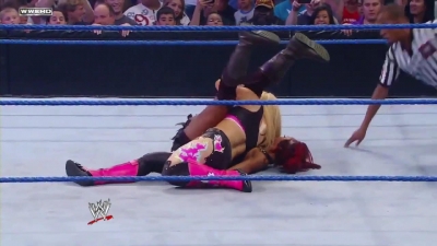 WWE_Superstars_21_7_11_-_Natalya_vs_Alicia_Fox_mp4_000128733.jpg