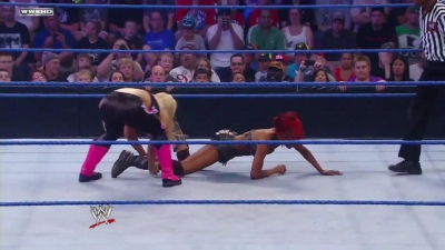WWE_Superstars_21_7_11_-_Natalya_vs_Alicia_Fox_mp4_000132333.jpg