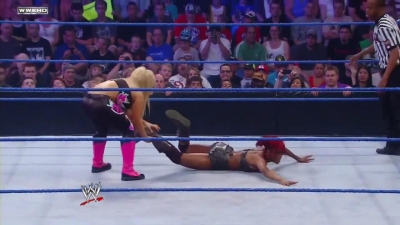 WWE_Superstars_21_7_11_-_Natalya_vs_Alicia_Fox_mp4_000132867.jpg