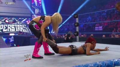 WWE_Superstars_21_7_11_-_Natalya_vs_Alicia_Fox_mp4_000135800.jpg