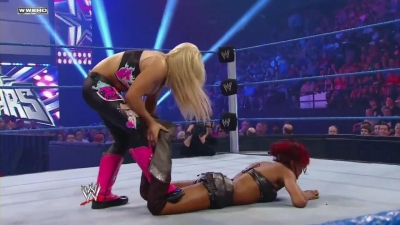 WWE_Superstars_21_7_11_-_Natalya_vs_Alicia_Fox_mp4_000137000.jpg