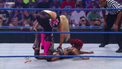 WWE_Superstars_21_7_11_-_Natalya_vs_Alicia_Fox_mp4_000138733.jpg