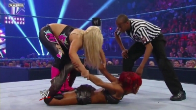 WWE_Superstars_21_7_11_-_Natalya_vs_Alicia_Fox_mp4_000143400.jpg