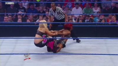 WWE_Superstars_21_7_11_-_Natalya_vs_Alicia_Fox_mp4_000145067.jpg