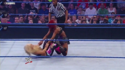 WWE_Superstars_21_7_11_-_Natalya_vs_Alicia_Fox_mp4_000145600.jpg
