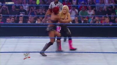 WWE_Superstars_21_7_11_-_Natalya_vs_Alicia_Fox_mp4_000162000.jpg