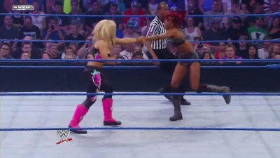 WWE_Superstars_21_7_11_-_Natalya_vs_Alicia_Fox_mp4_000162600.jpg